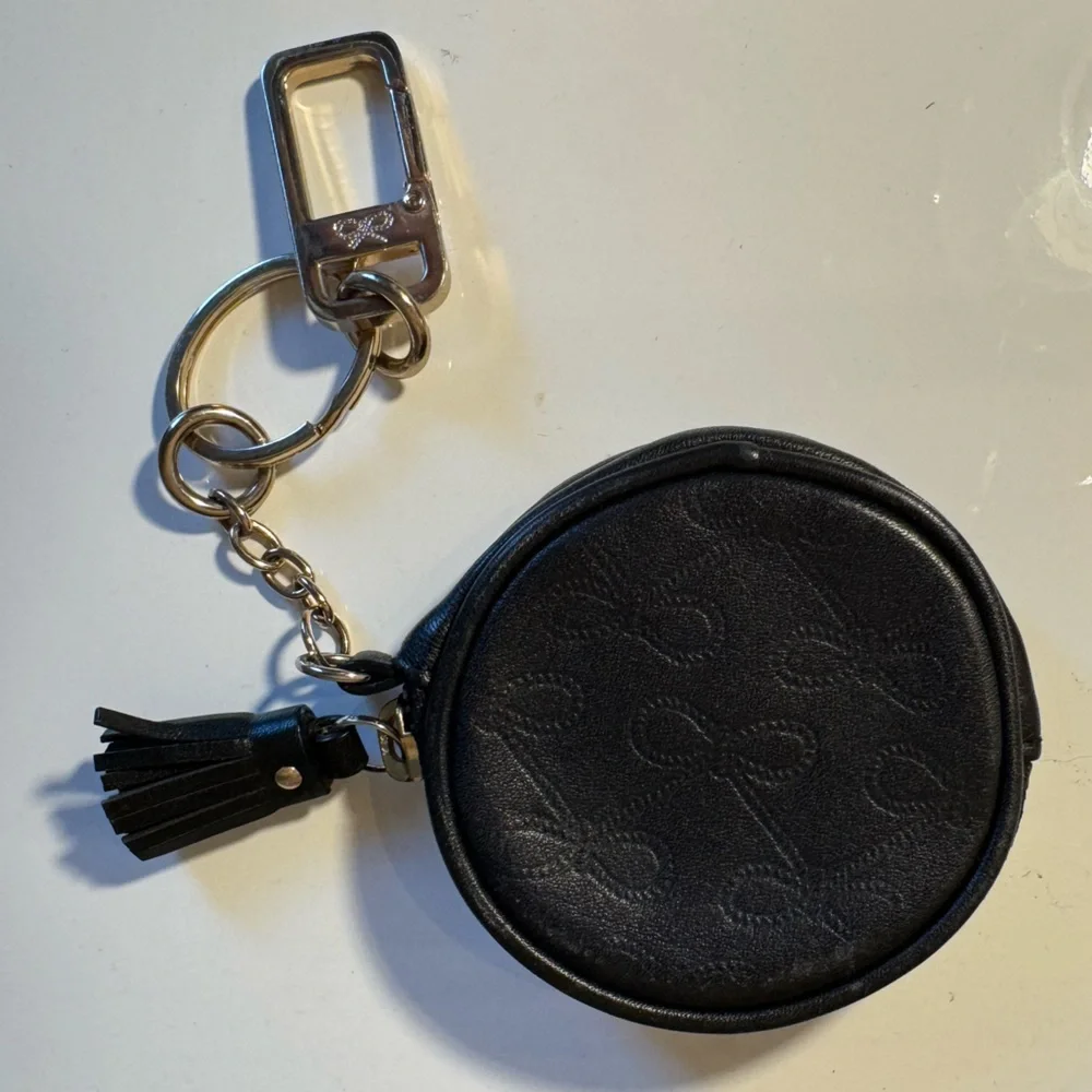 Anya Hindmarch Black Leather Coin Purse w/ Keychain - Picture 8 of 9